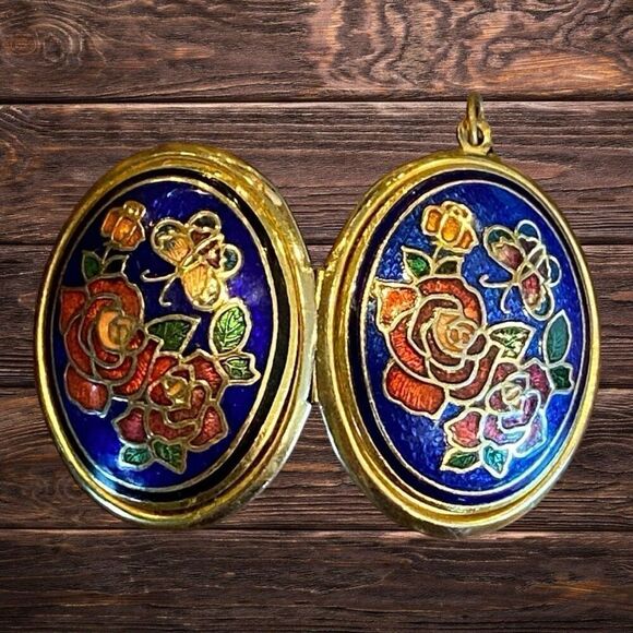 Cloisonné Butterfly Roses Locket Two Sided - Picture 2 of 4
